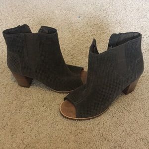 Toms Bootie heels